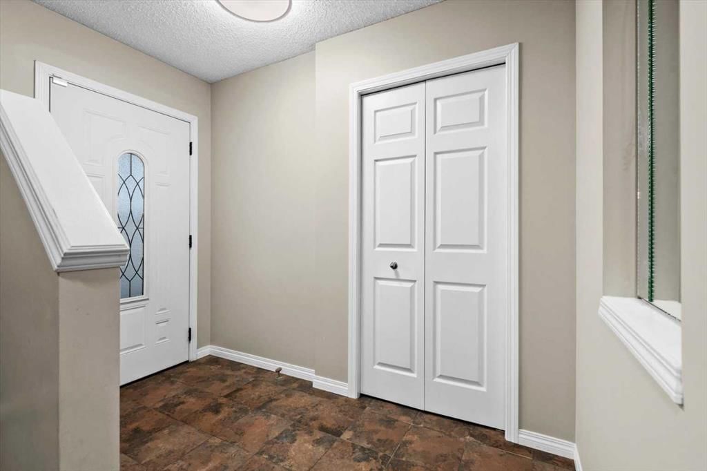 337 Douglas Glen Heath SE, Calgary — photo 4 of 43