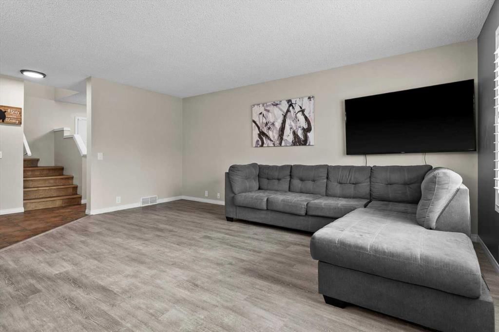 337 Douglas Glen Heath SE, Calgary — photo 5 of 43