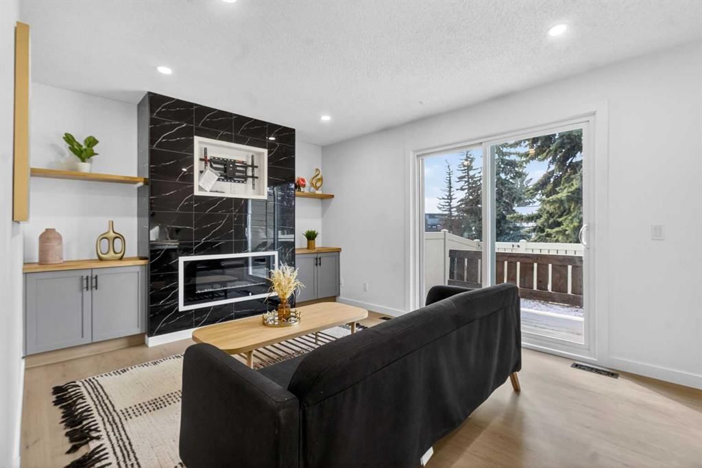 8, 14736 Deerfield Drive SE, Calgary — main listing photo