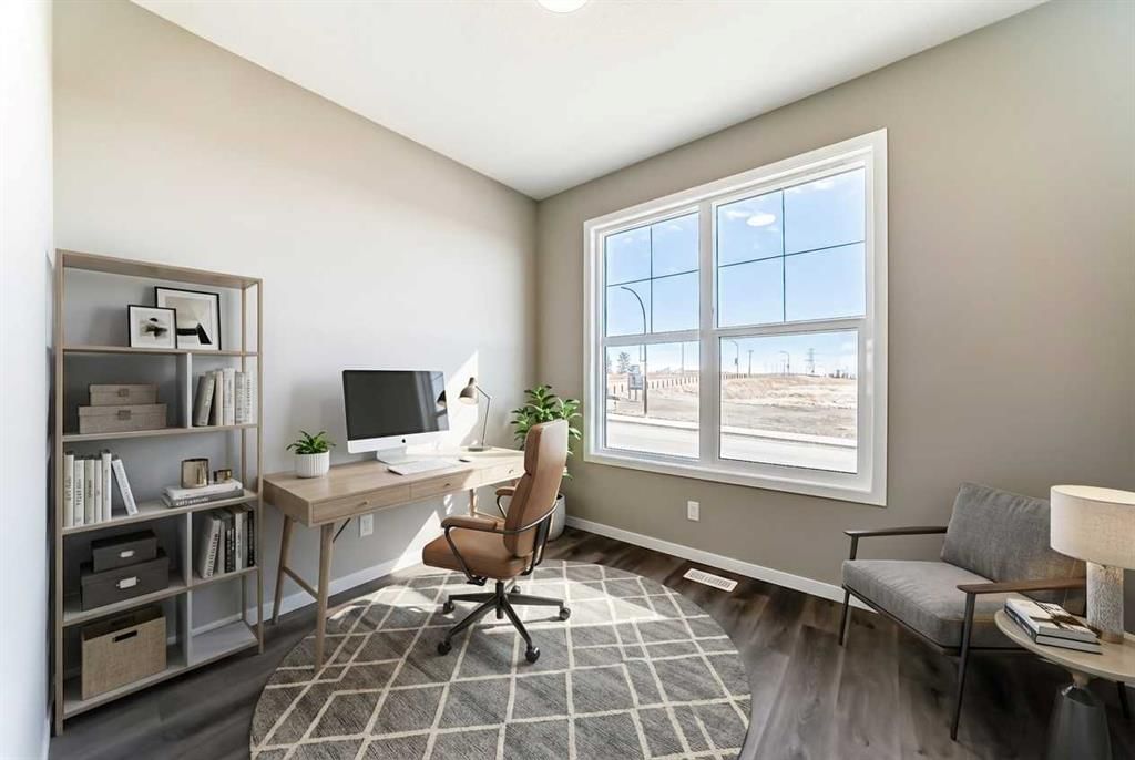 21 Hotchkiss Road SE, Calgary — photo 4 of 40