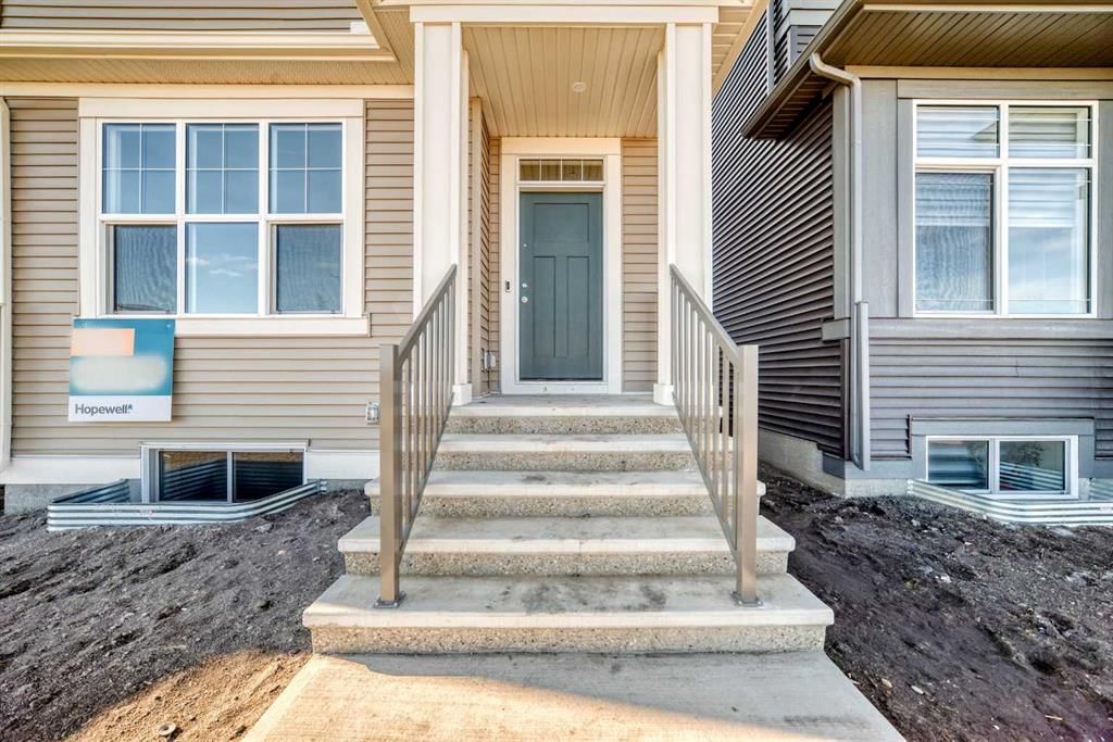 521 Hotchkiss Drive SE, Calgary — photo 3 of 40