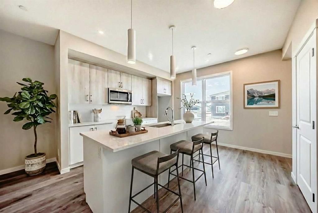 521 Hotchkiss Drive SE, Calgary — photo 4 of 40