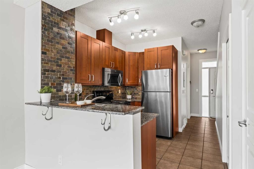 20, 117 Rockyledge View NW, Calgary — photo 5 of 18
