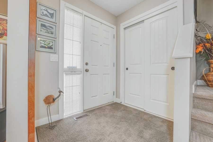 112 Everridge Common SW, Calgary — photo 2 of 25