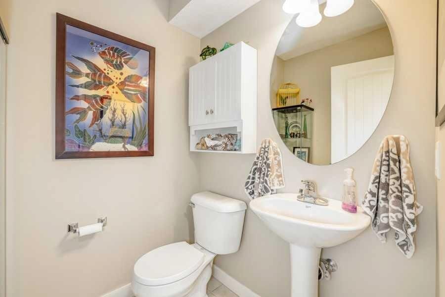 112 Everridge Common SW, Calgary — photo 5 of 25