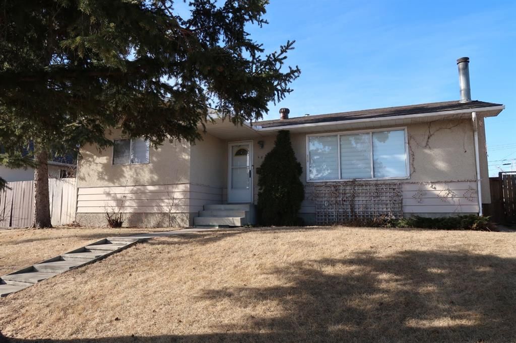 6807 Huntchester Road NE, Calgary — photo 2 of 16