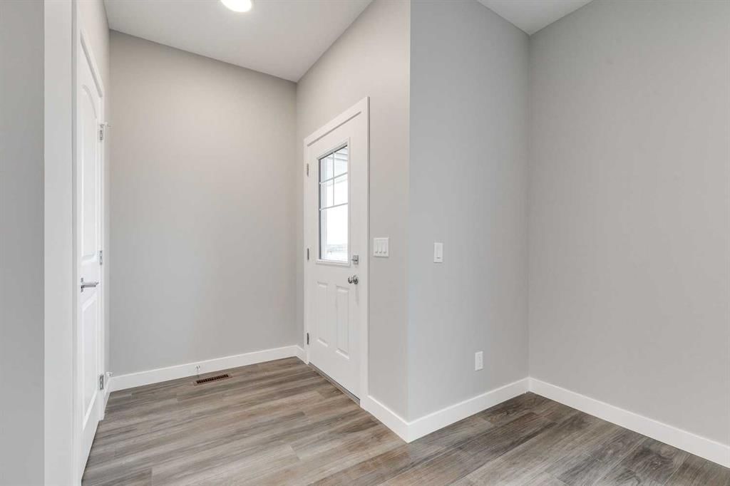 483 Hotchkiss Manor SE, Calgary — photo 2 of 25
