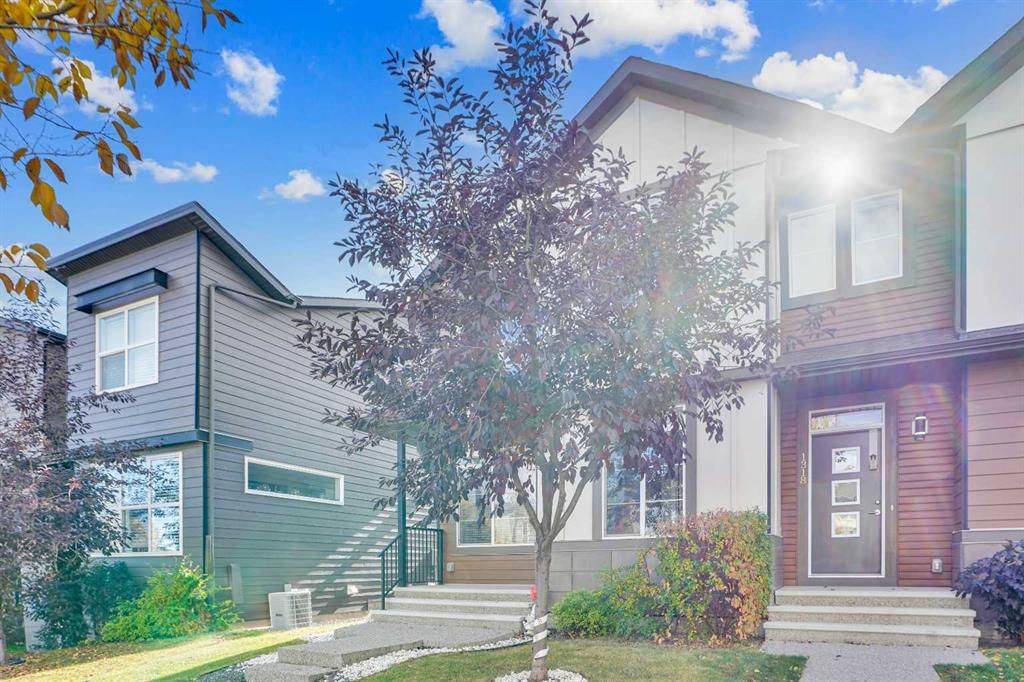 1322 Walden Drive SE, Calgary — photo 2 of 44