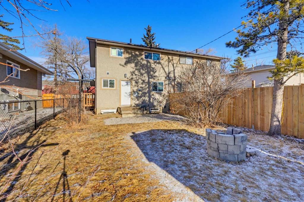 5610 Pensacola Crescent SE, Calgary — photo 4 of 33