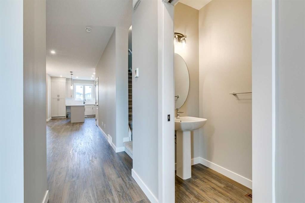 463 Hotchkiss Manor SE, Calgary — photo 4 of 24