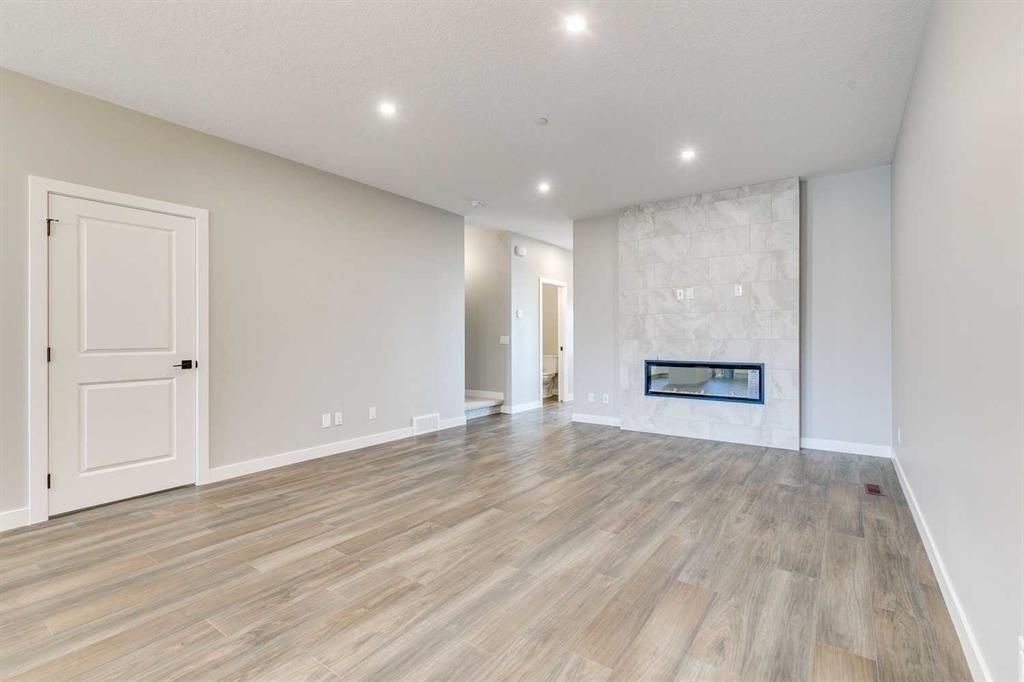 463 Hotchkiss Manor SE, Calgary — photo 5 of 24