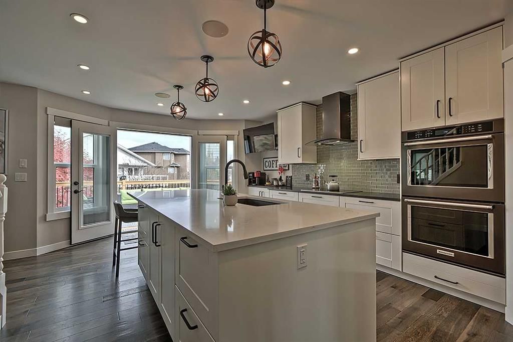 73 Valley Meadow Gardens NW, Calgary — photo 2 of 48