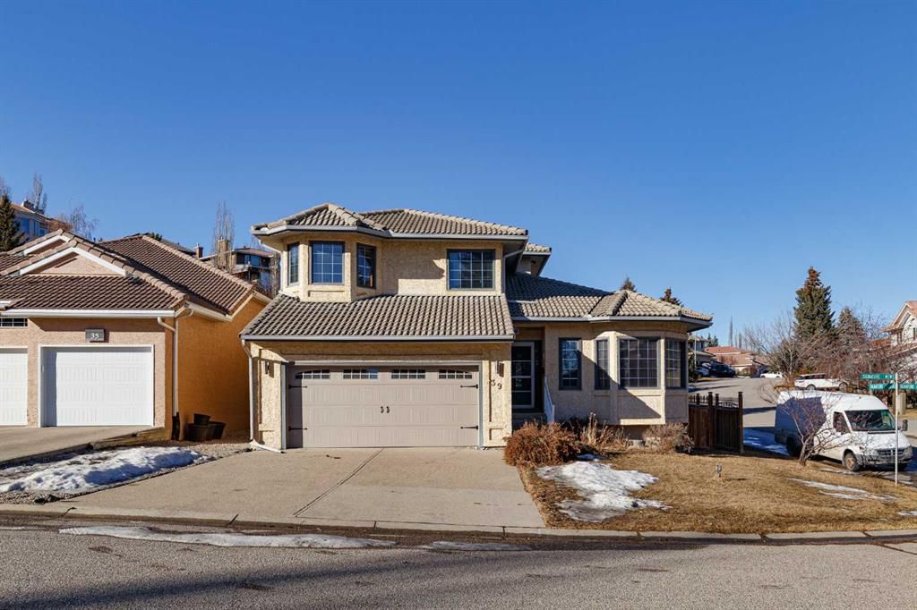 39 Signature Mews SW, Calgary — main listing photo