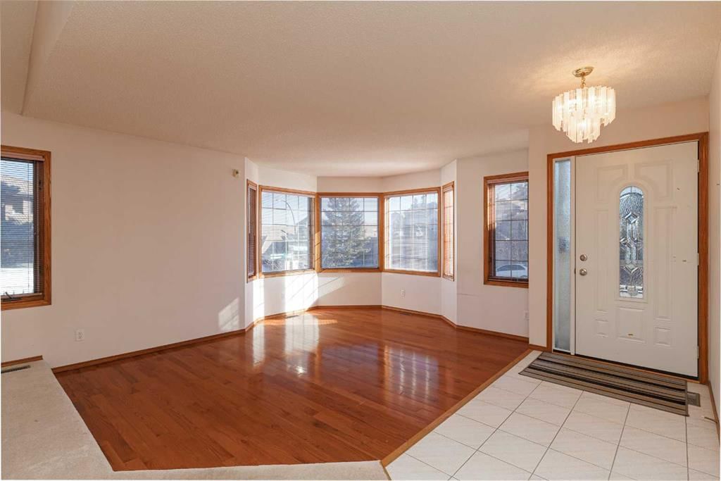 39 Signature Mews SW, Calgary — photo 4 of 34
