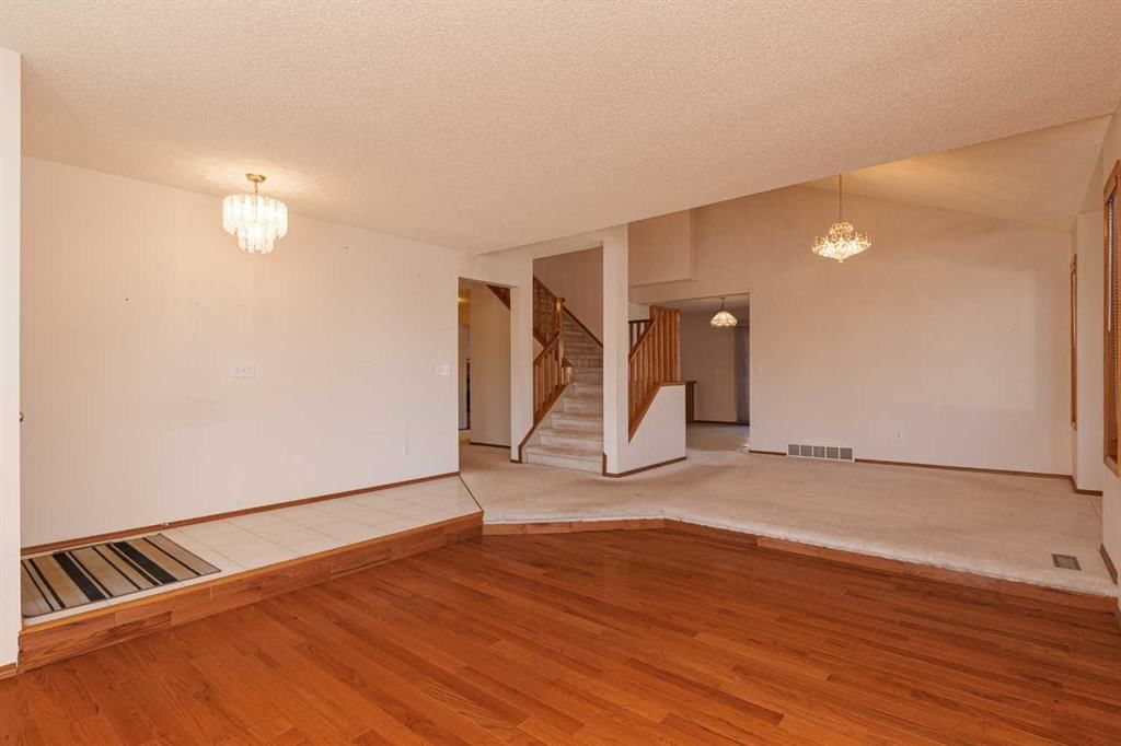 39 Signature Mews SW, Calgary — photo 5 of 34