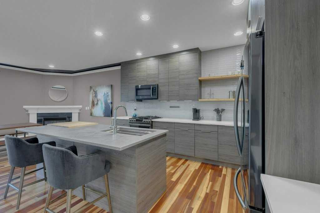 7314 34 Avenue NW, Calgary — photo 3 of 35