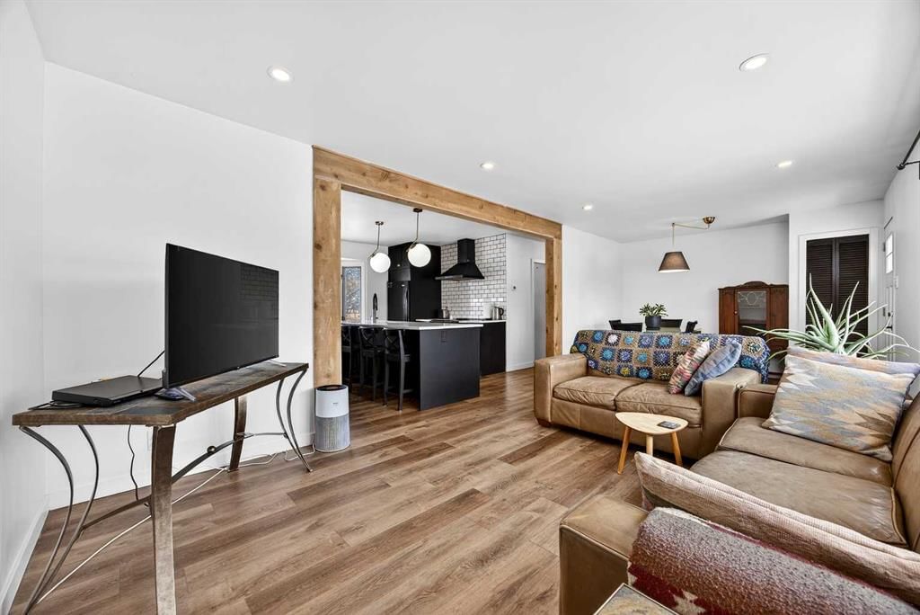23 Beaupre Crescent NW, Calgary — photo 3 of 39