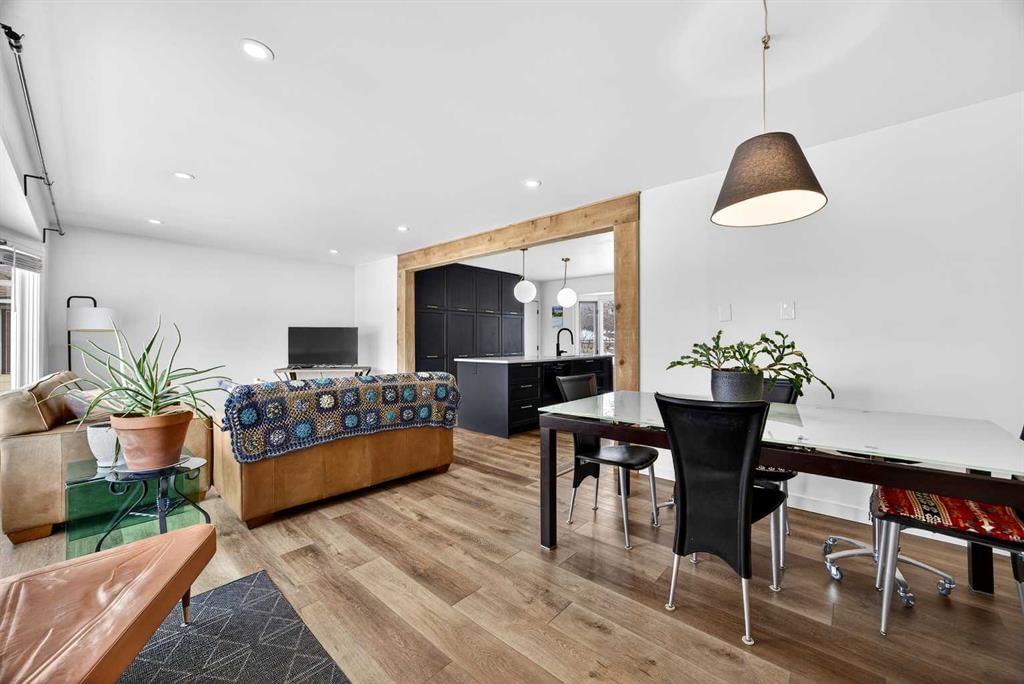 23 Beaupre Crescent NW, Calgary — photo 4 of 39