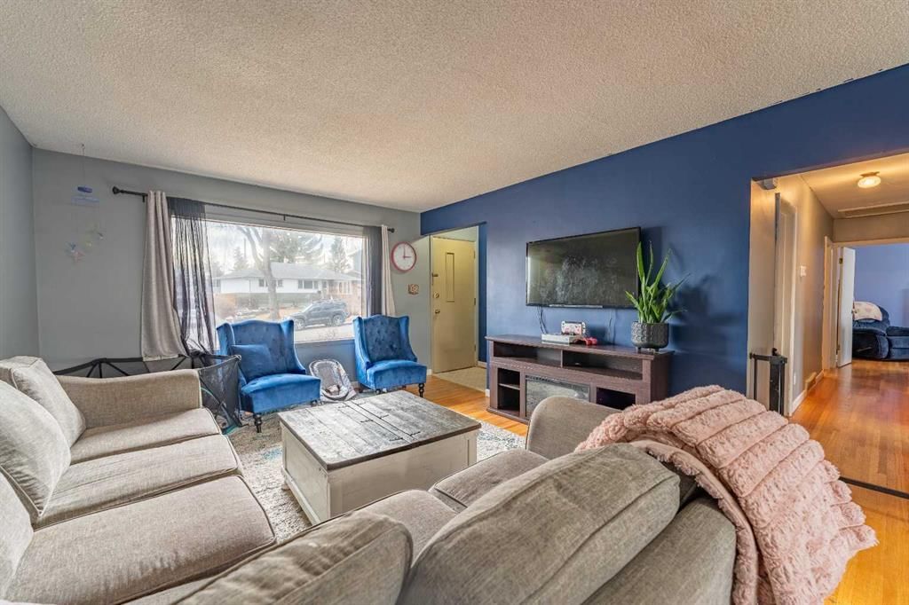 424 Tavender Road NW, Calgary — photo 3 of 18