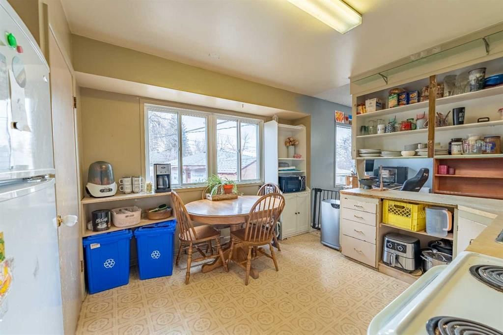 424 Tavender Road NW, Calgary — photo 5 of 18