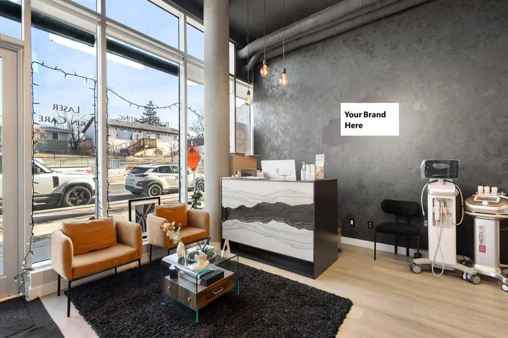 4539 Bowness Road NW, Calgary — photo 4 of 20