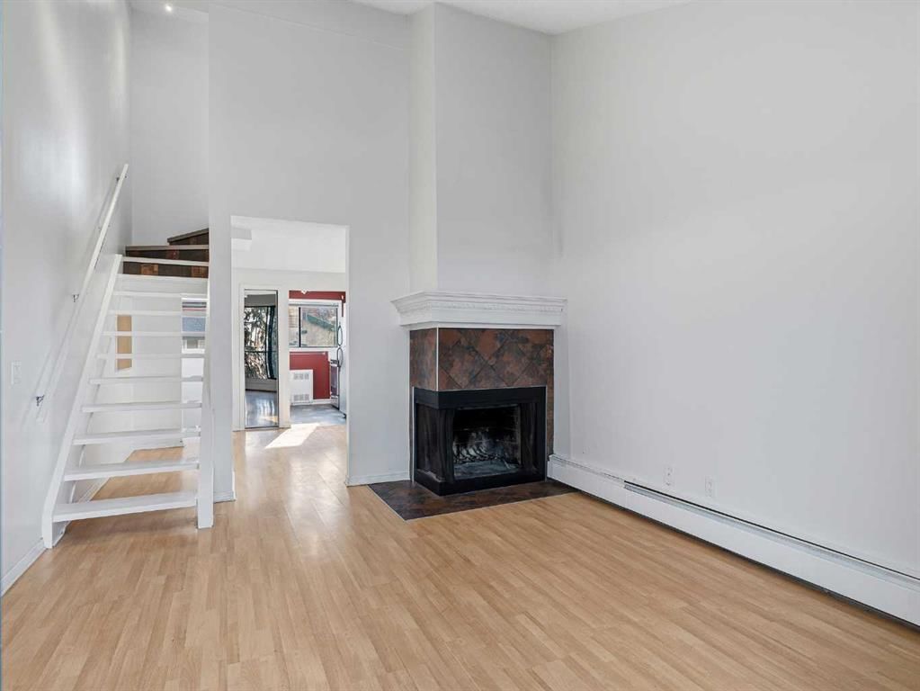 5, 2400 15 Street SW, Calgary — photo 4 of 36