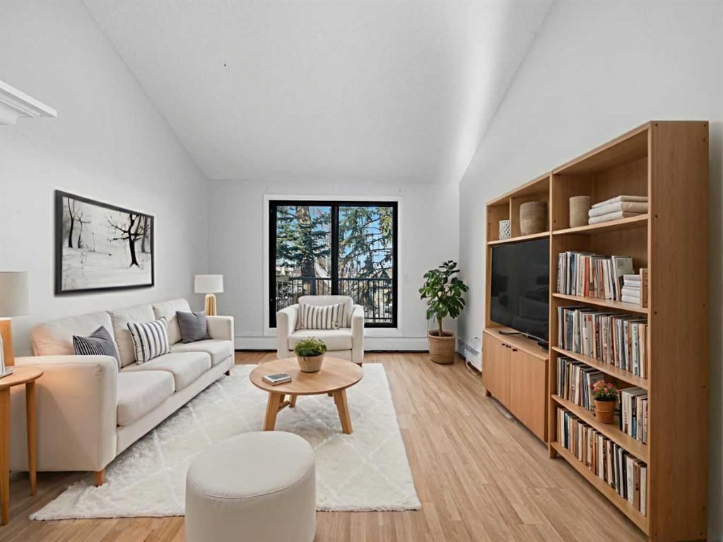 5, 2400 15 Street SW, Calgary — photo 5 of 36