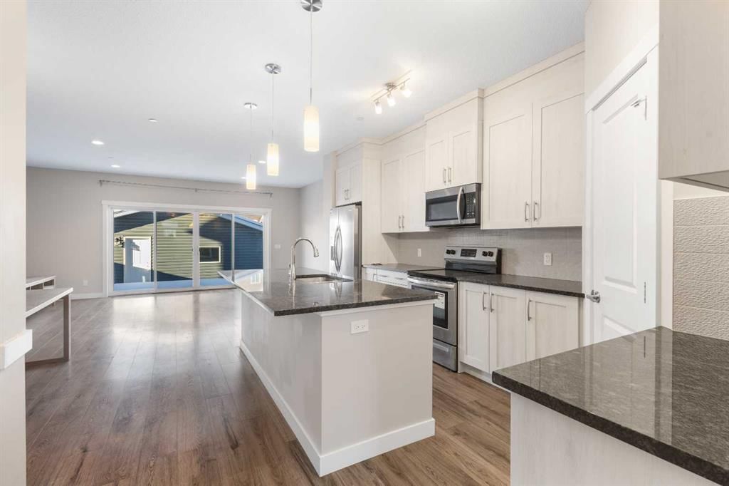 13 Howse Row NE, Calgary — photo 4 of 42