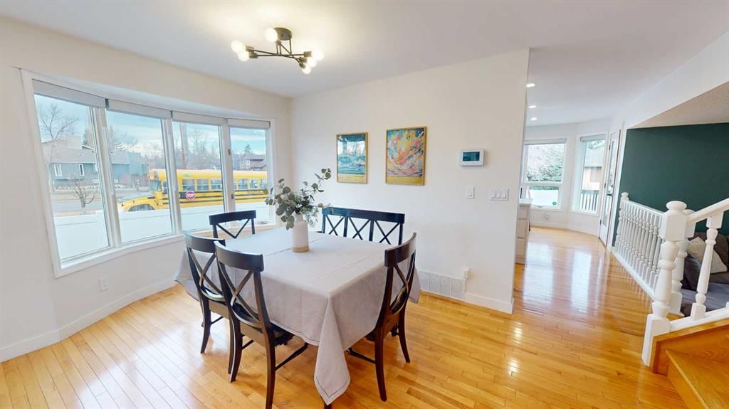 84 Sunmount Road SE, Calgary — photo 4 of 33