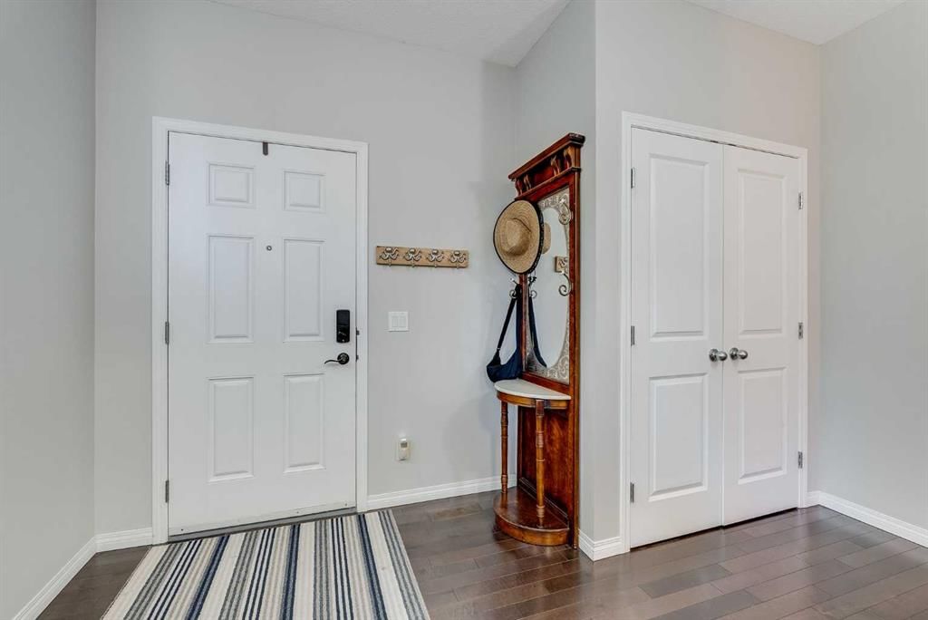 113 Copperpond Bay SE, Calgary — photo 5 of 43