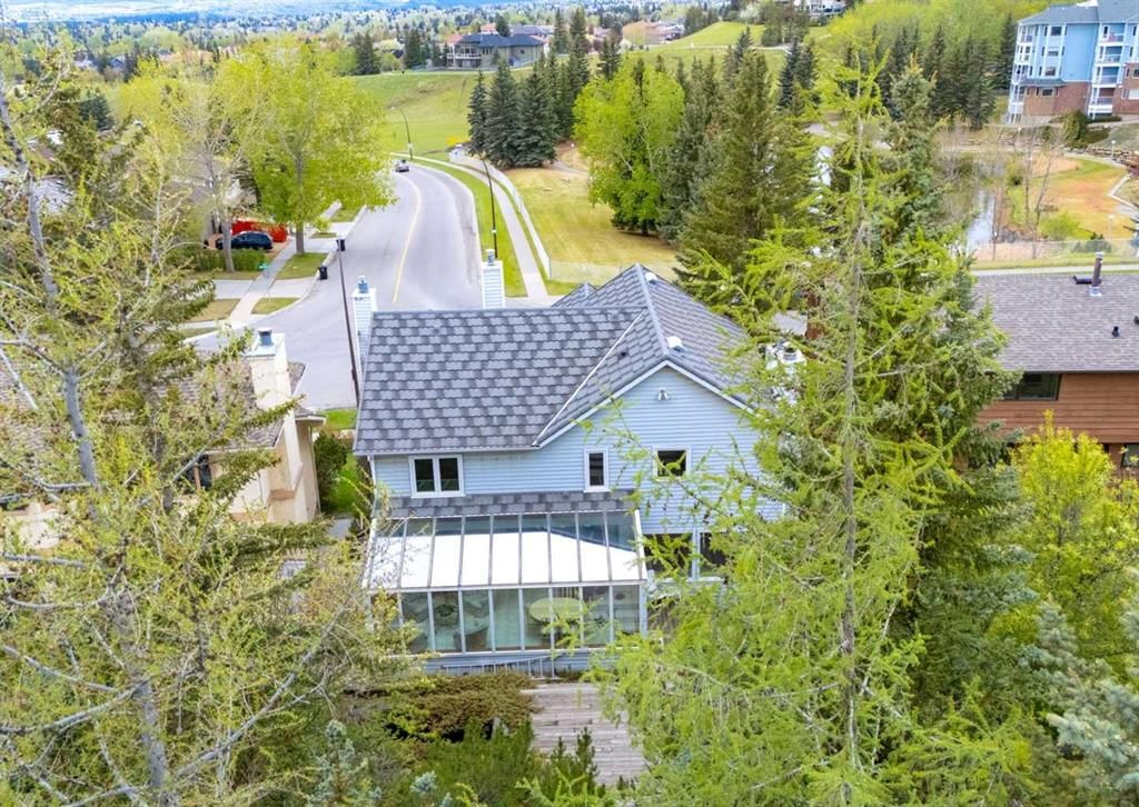 164 Hawksbrow Drive NW, Calgary — photo 4 of 50