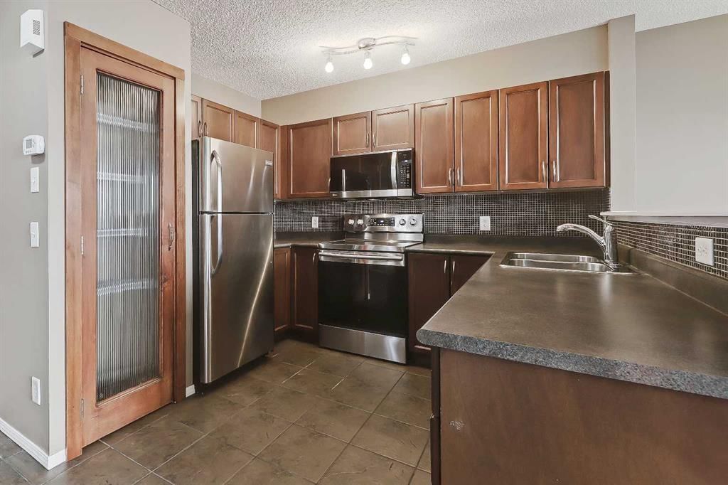 161 Eversyde Common SW, Calgary — photo 4 of 50