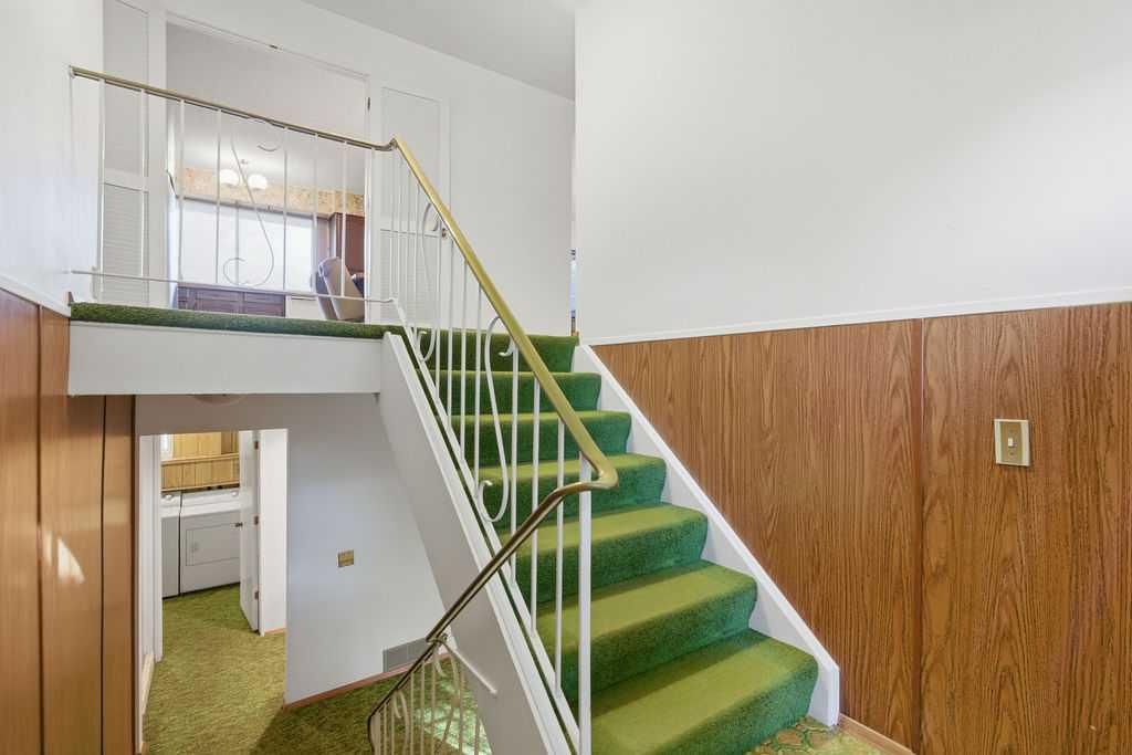 5516 Dalhart Hill NW, Calgary — photo 4 of 50