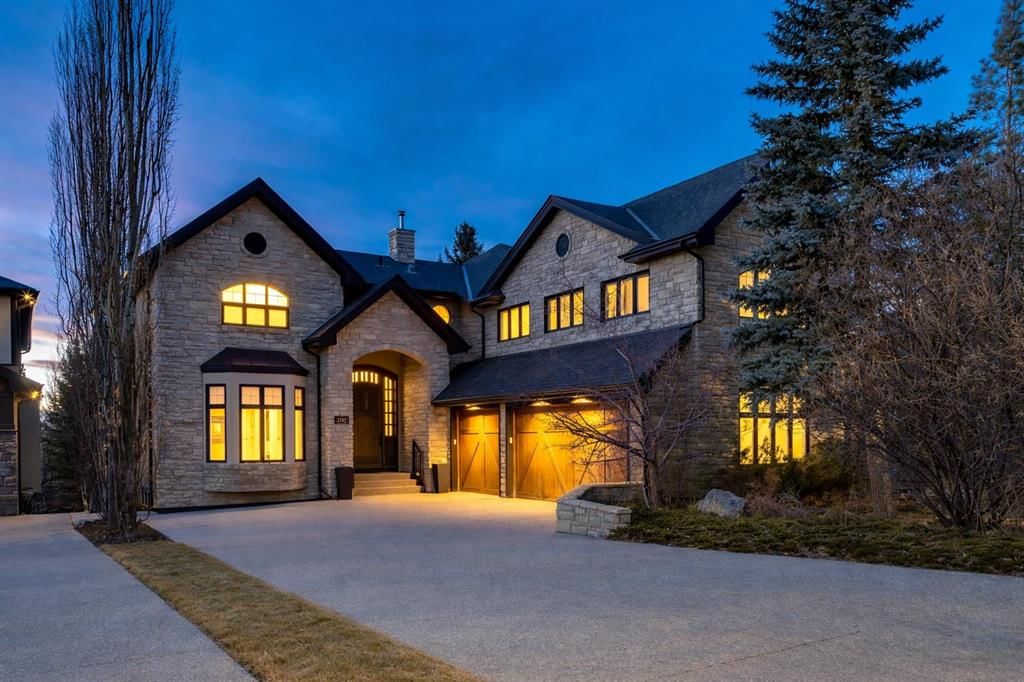 2767 77 Street SW, Calgary — main listing photo