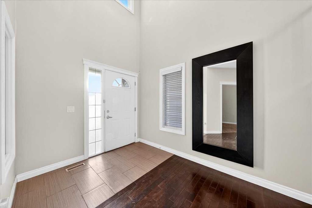 194 Sherwood Mount NW, Calgary — photo 3 of 49