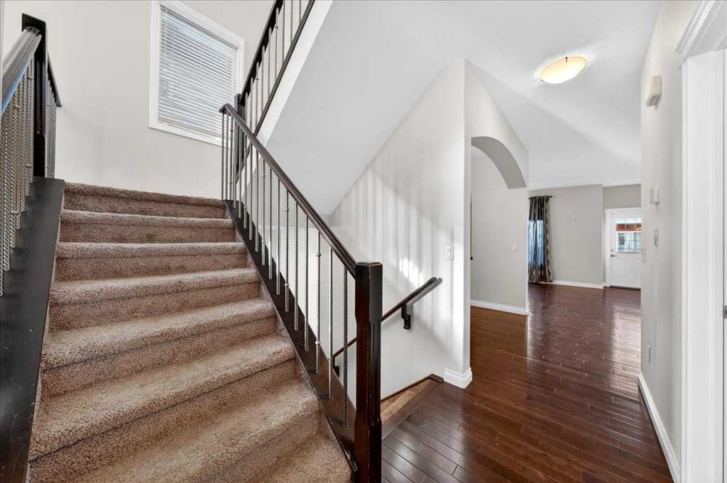 194 Sherwood Mount NW, Calgary — photo 5 of 49