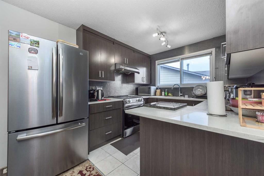 144 Rundleson Place NE, Calgary — photo 5 of 42