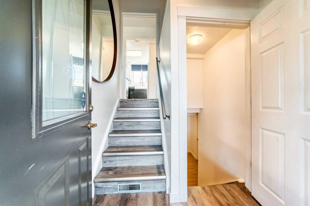 5903 4 Avenue NE, Calgary — photo 2 of 37