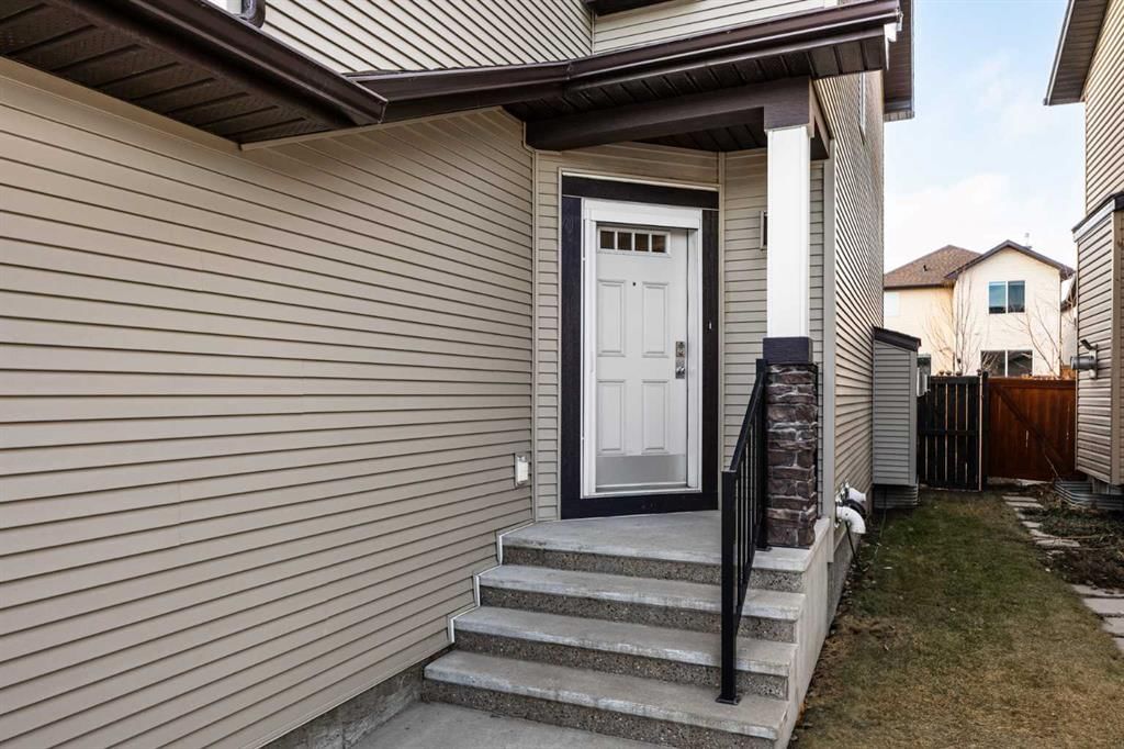 526 New Brighton Drive SE, Calgary — photo 2 of 41