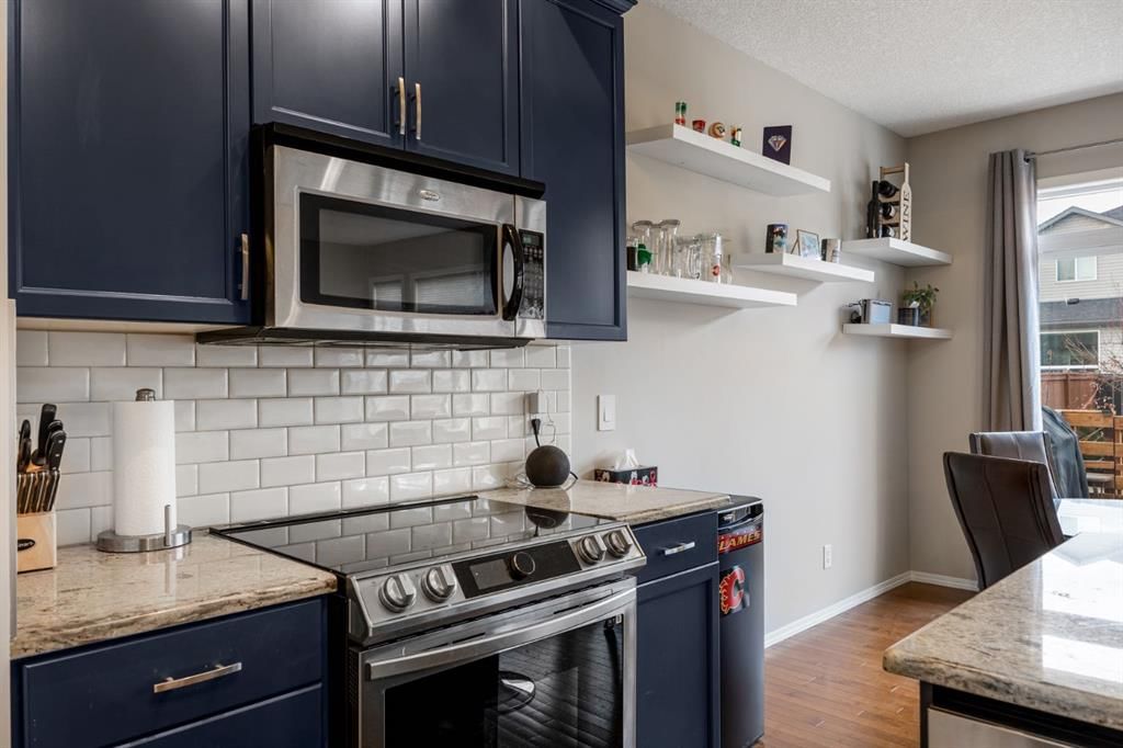 526 New Brighton Drive SE, Calgary — photo 5 of 41