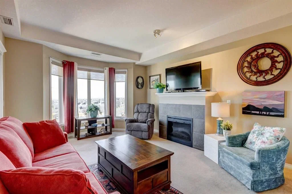 413, 15 Everstone Drive SW, Calgary — main listing photo