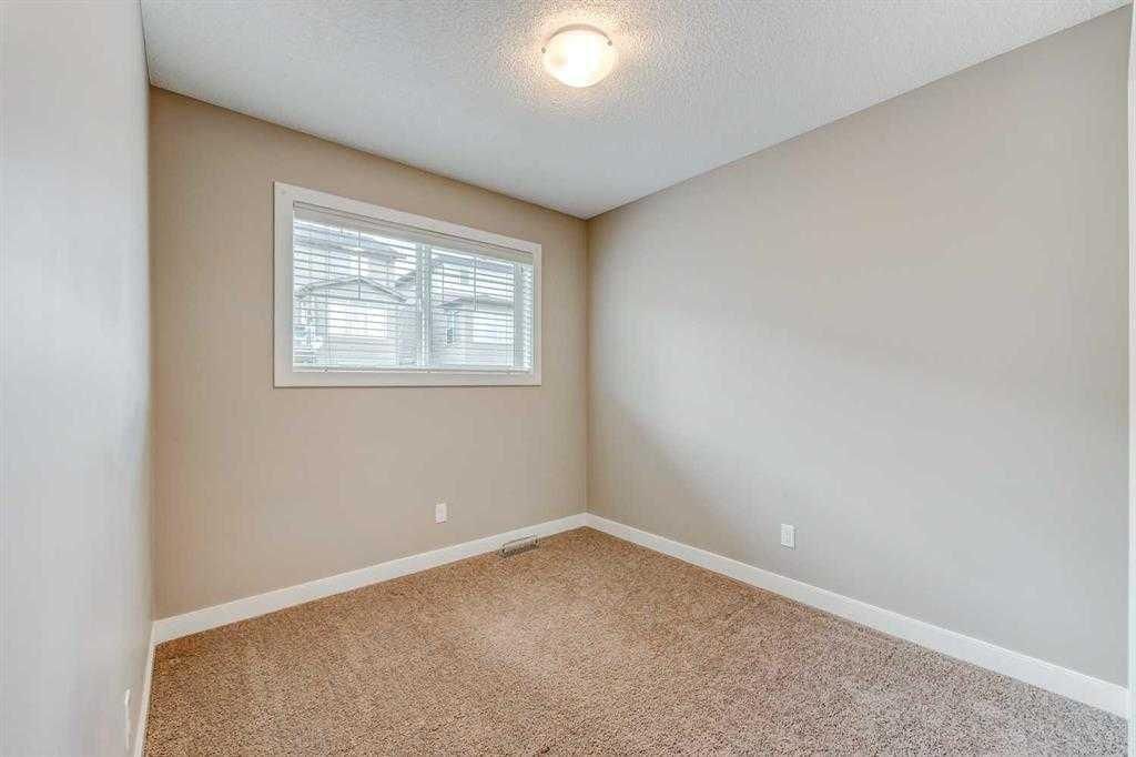 136 Pantego Lane NW, Calgary — photo 3 of 15