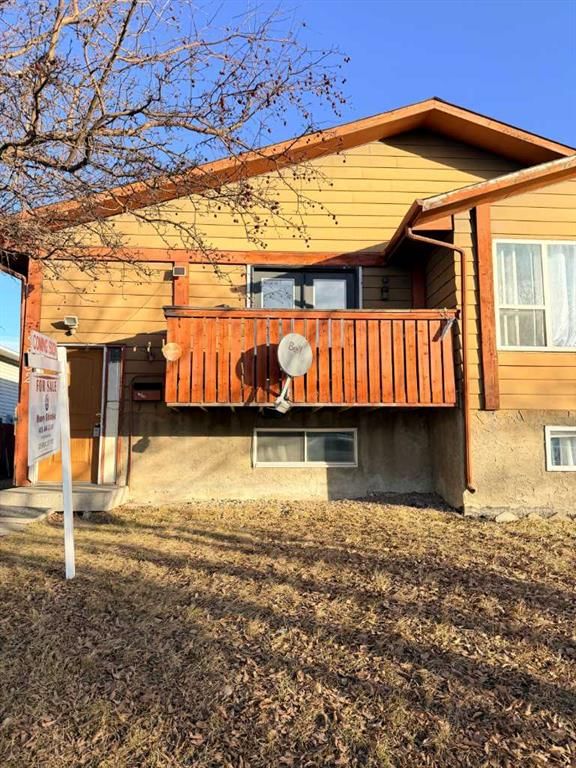3802 44 Avenue NE, Calgary — photo 2 of 20