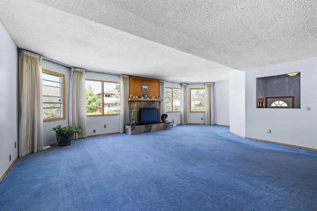 3236 Doverville Crescent SE, Calgary — photo 5 of 38
