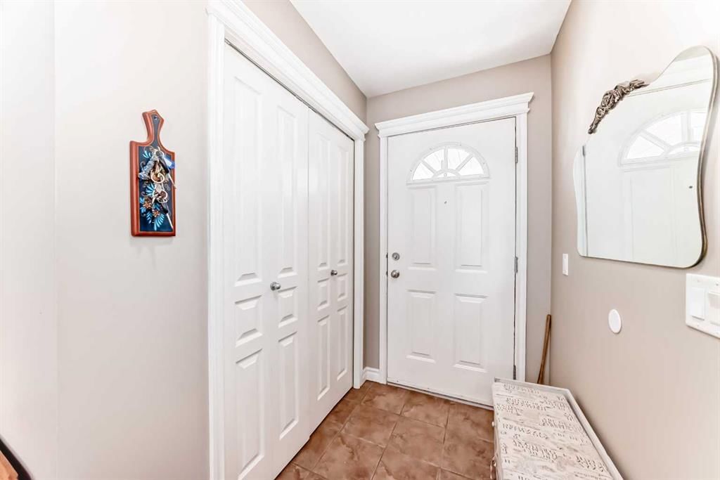202 Inglewood Grove SE, Calgary — photo 2 of 42