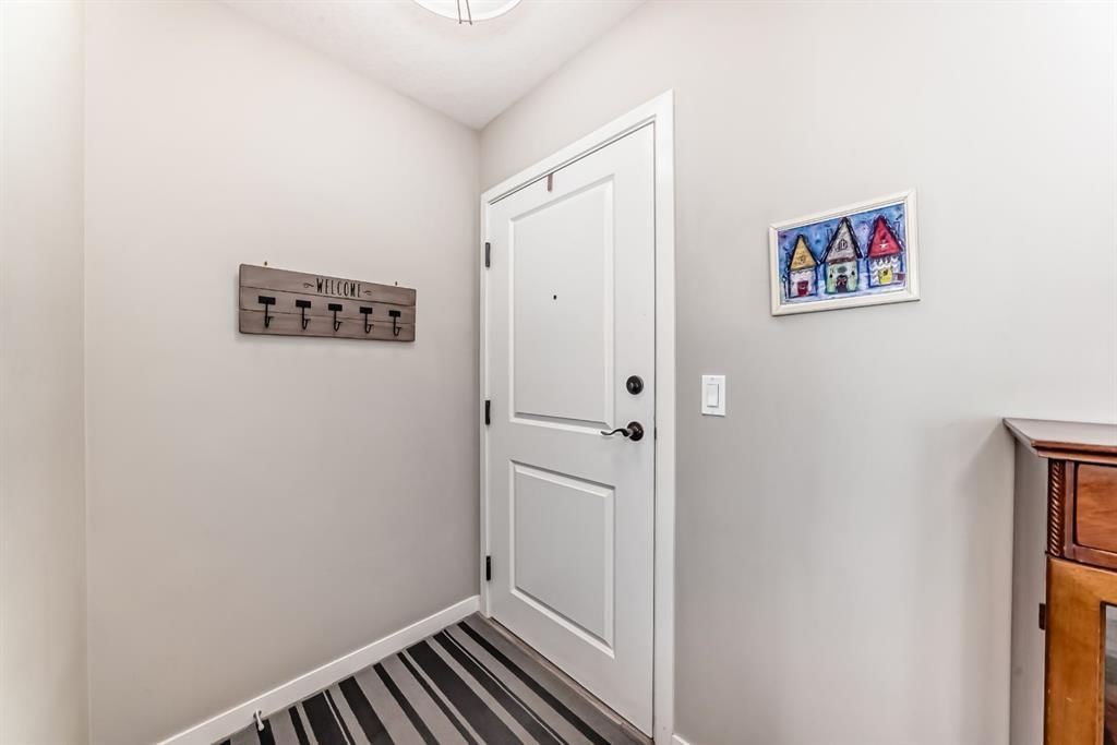 204, 10 Mahogany Mews SE, Calgary — photo 3 of 32