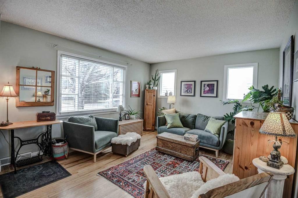 614 22 Avenue NE, Calgary — photo 3 of 27