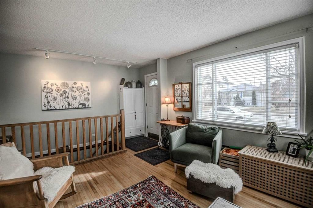 614 22 Avenue NE, Calgary — photo 5 of 27