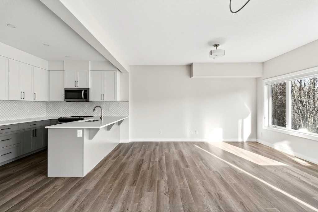 168 Crestridge Common SW, Calgary — photo 4 of 38