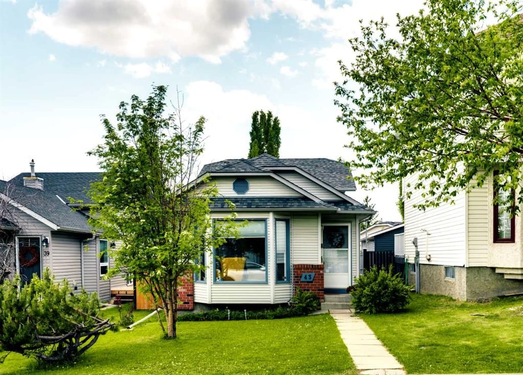 43 Covington Rise NE, Calgary — main listing photo